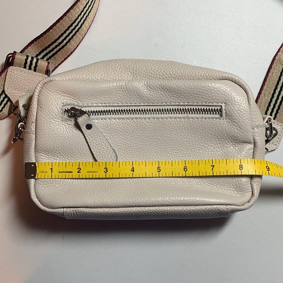 NWOT STLY & LEATHER Fashion Cream colored, guitar strap Crossbody bag - Picture 11 of 15